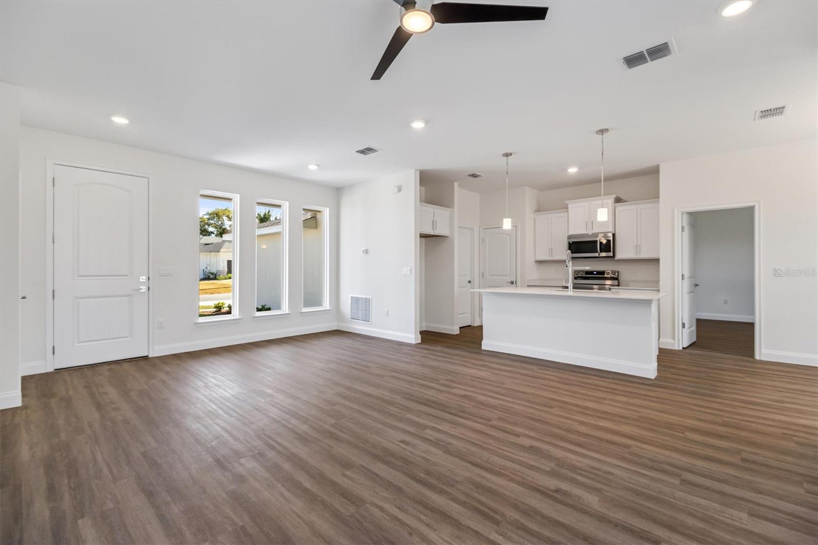 Image 6 of 24 For 38 Sea Front Trail