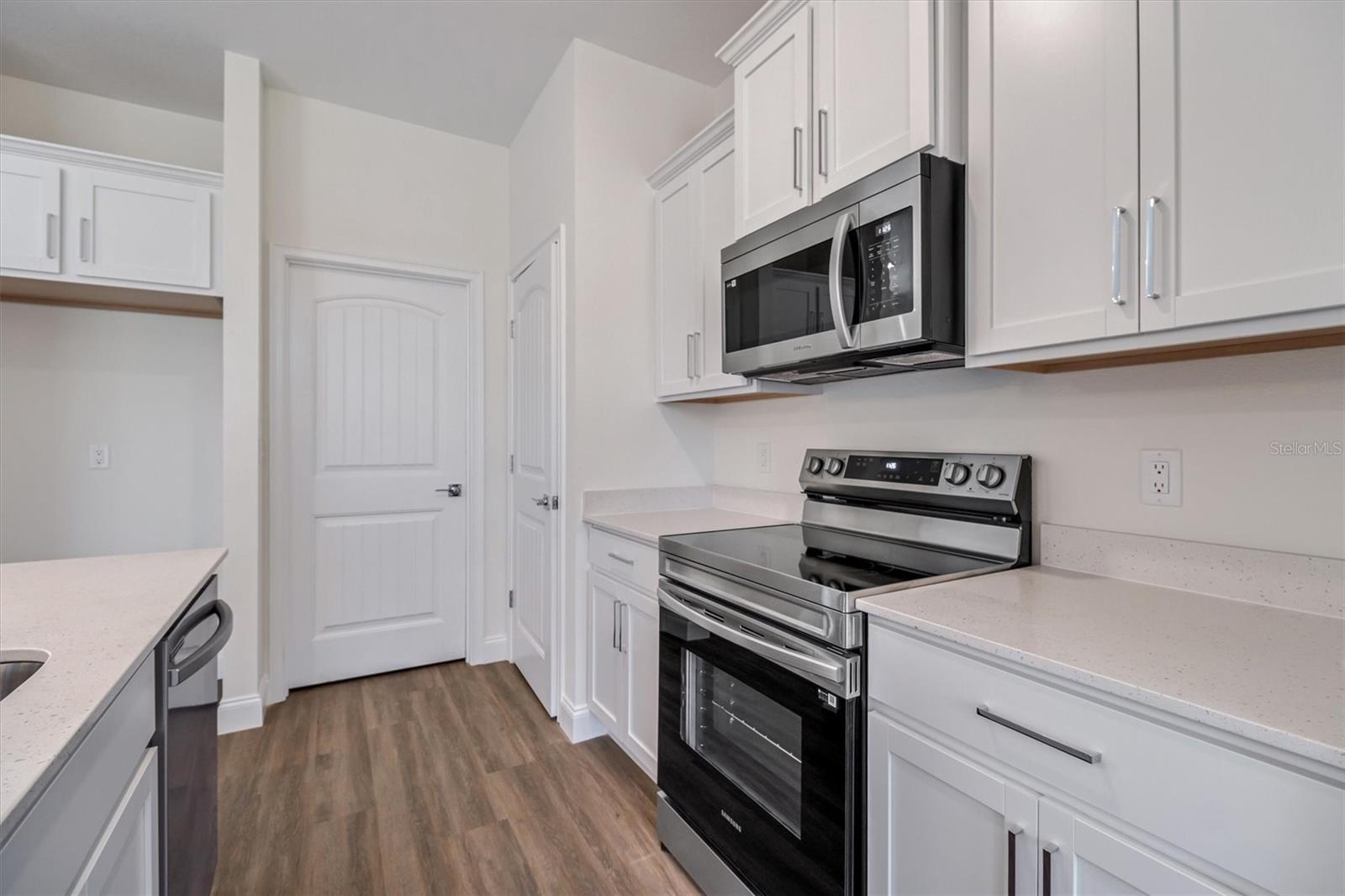 Image 8 of 24 For 38 Sea Front Trail