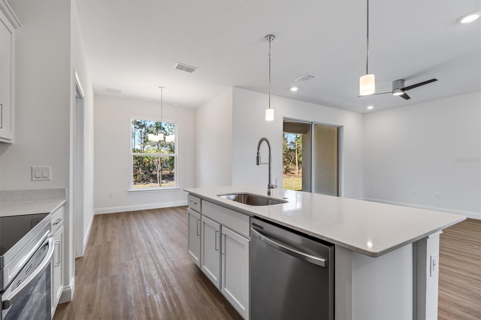 Image 9 of 24 For 38 Sea Front Trail