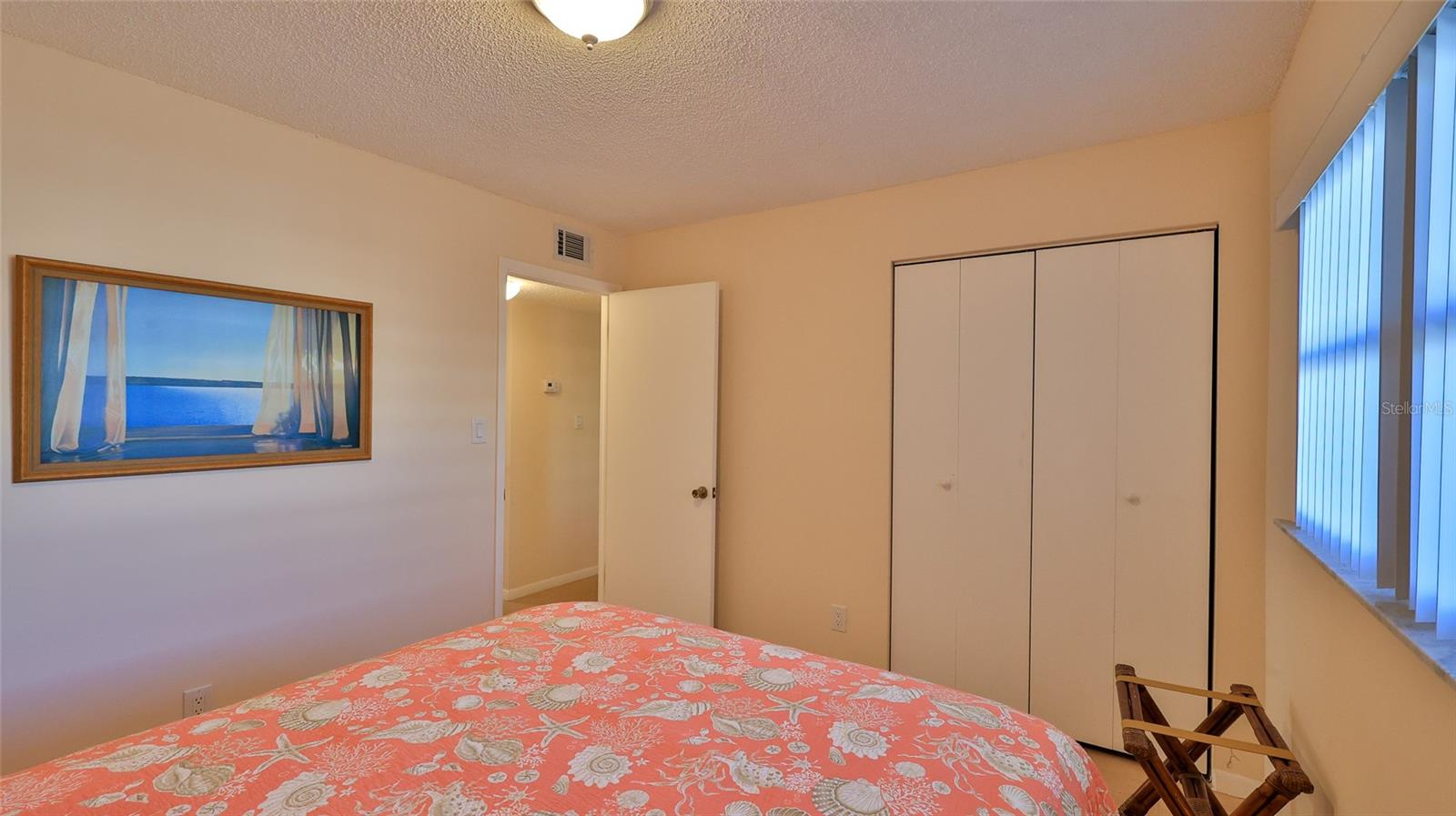 Image 9 of 33 For 4155 Atlantic Avenue 204
