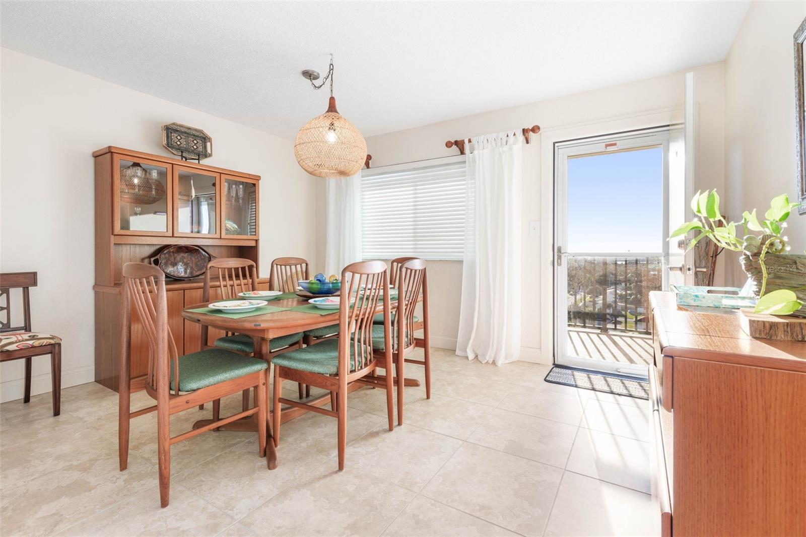 Image 8 of 51 For 89 Atlantic Avenue 1004