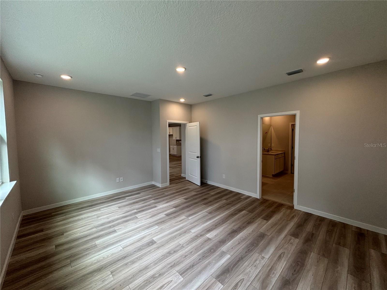 Image 24 of 27 For 71 Pegasus Road