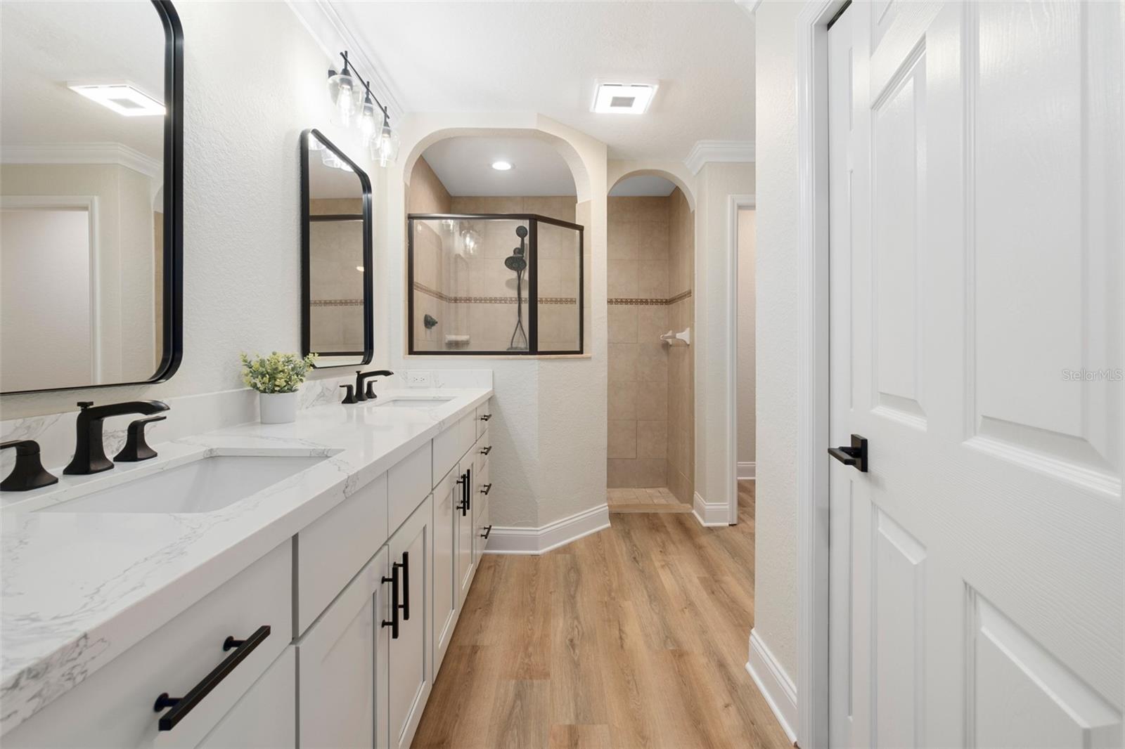 Image 11 of 42 For 21375 150th Avenue Road