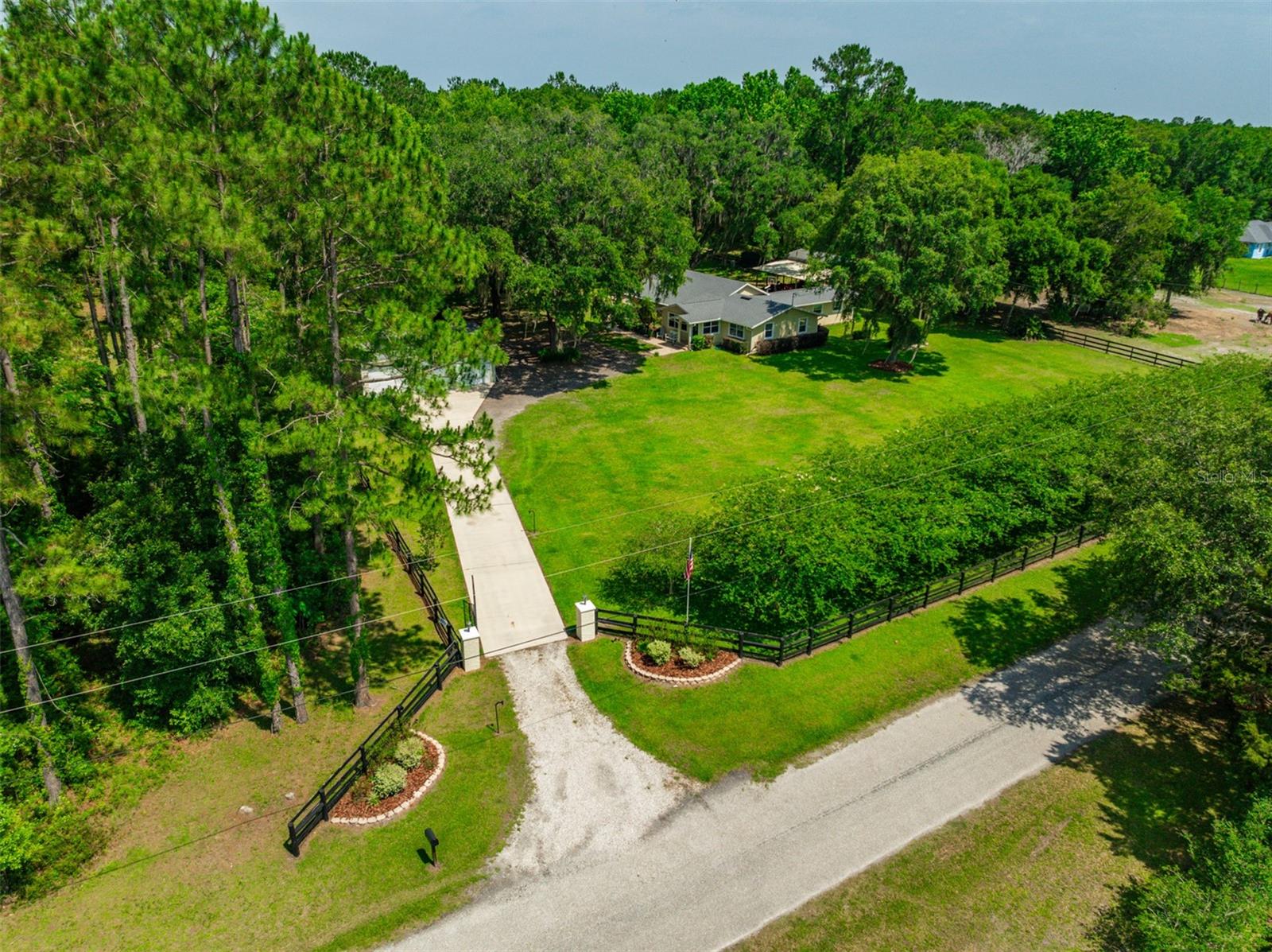 Image 21 of 42 For 21375 150th Avenue Road