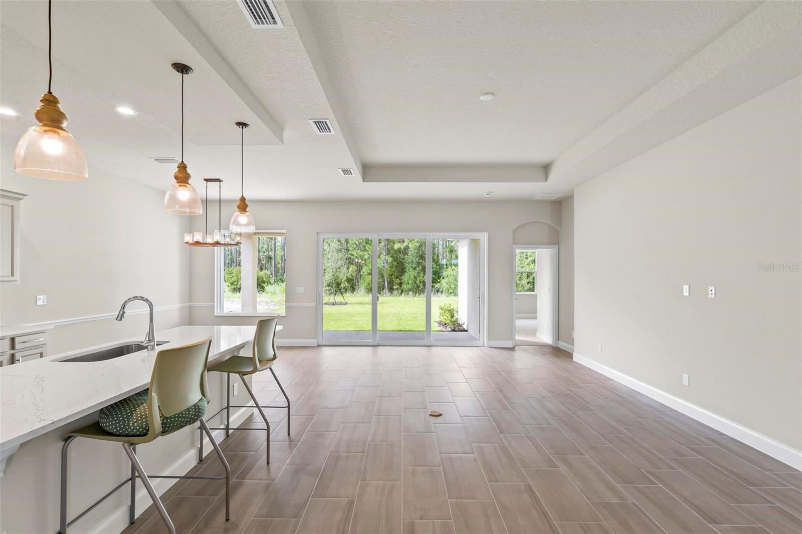 Image 11 of 56 For 229 Hawthorn Avenue