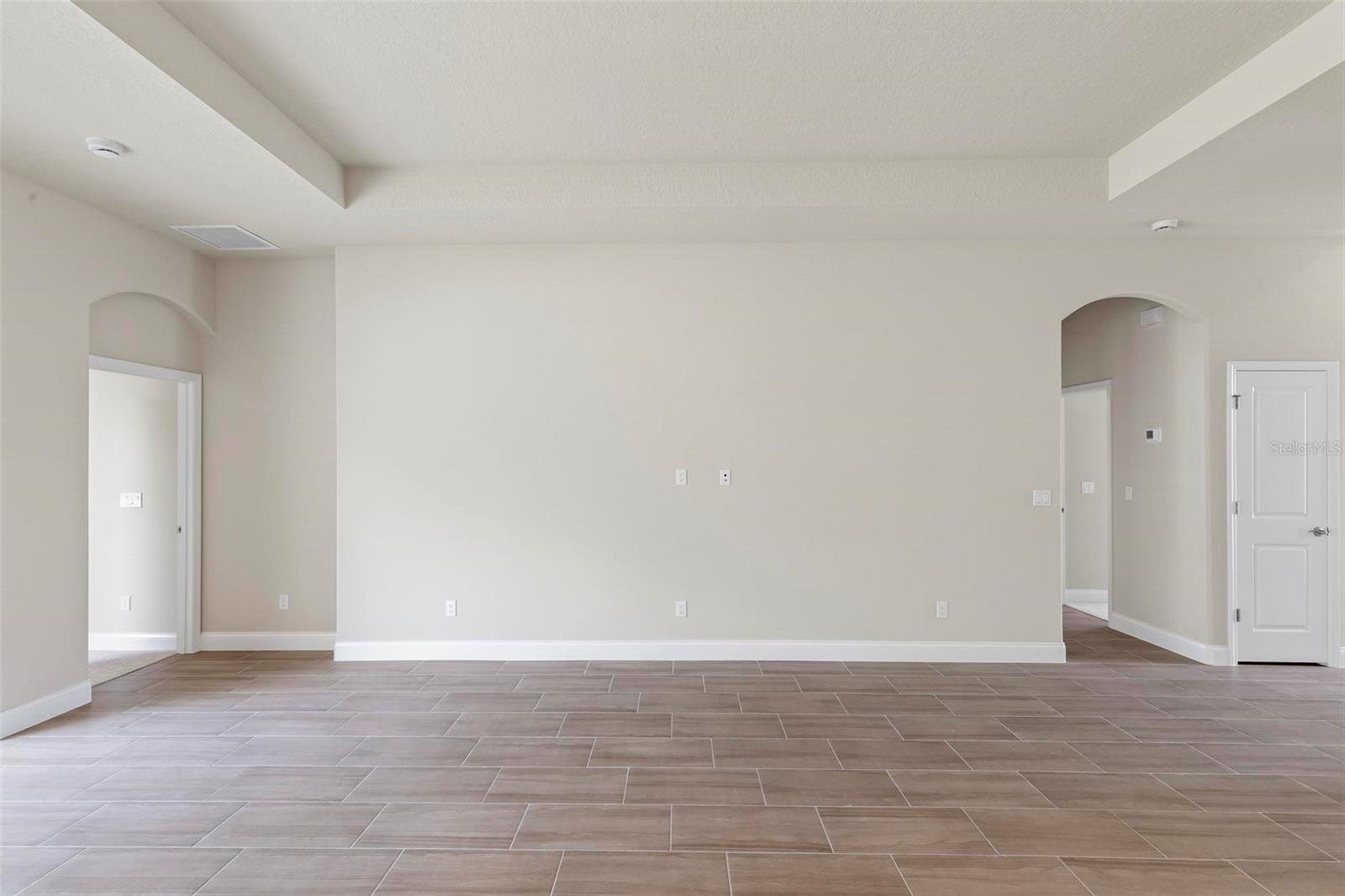 Image 13 of 56 For 229 Hawthorn Avenue