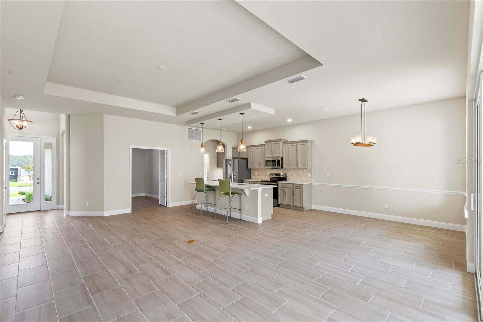Image 15 of 56 For 229 Hawthorn Avenue