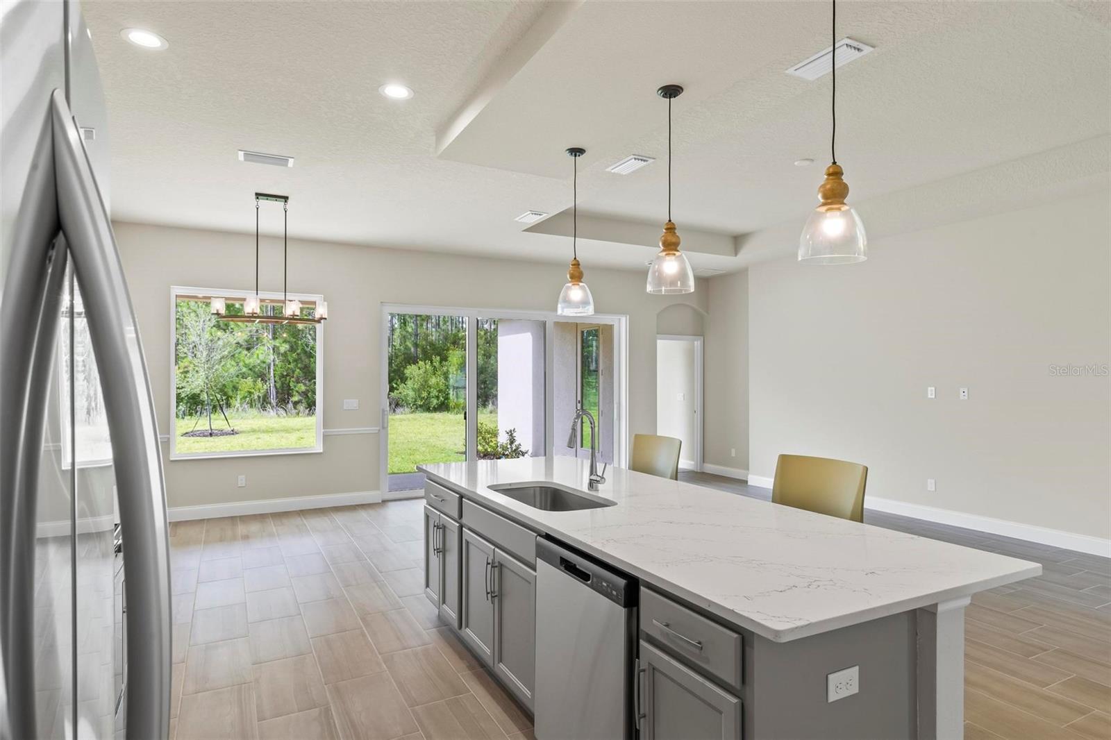 Image 21 of 56 For 229 Hawthorn Avenue