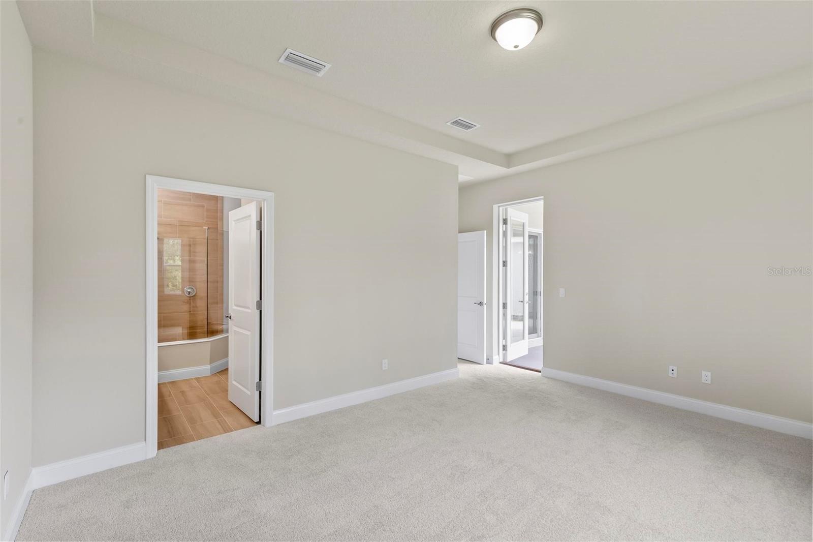 Image 38 of 56 For 229 Hawthorn Avenue