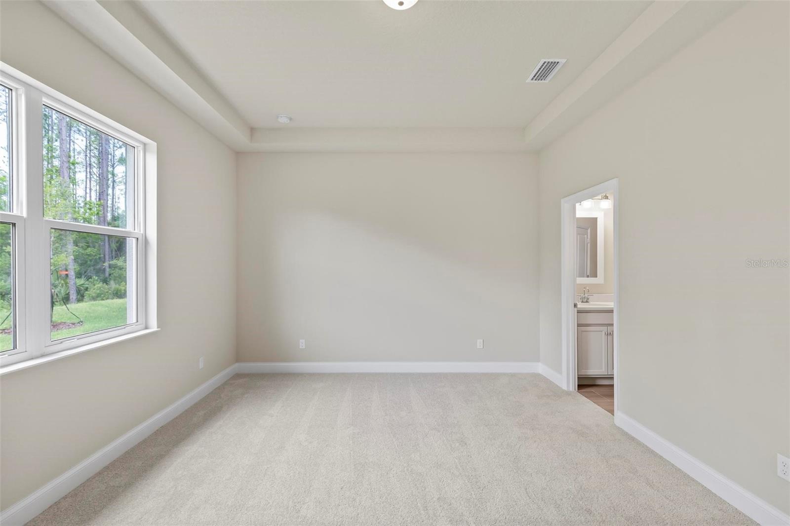 Image 40 of 56 For 229 Hawthorn Avenue