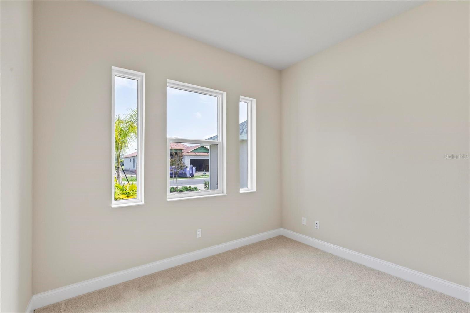 Image 48 of 56 For 229 Hawthorn Avenue