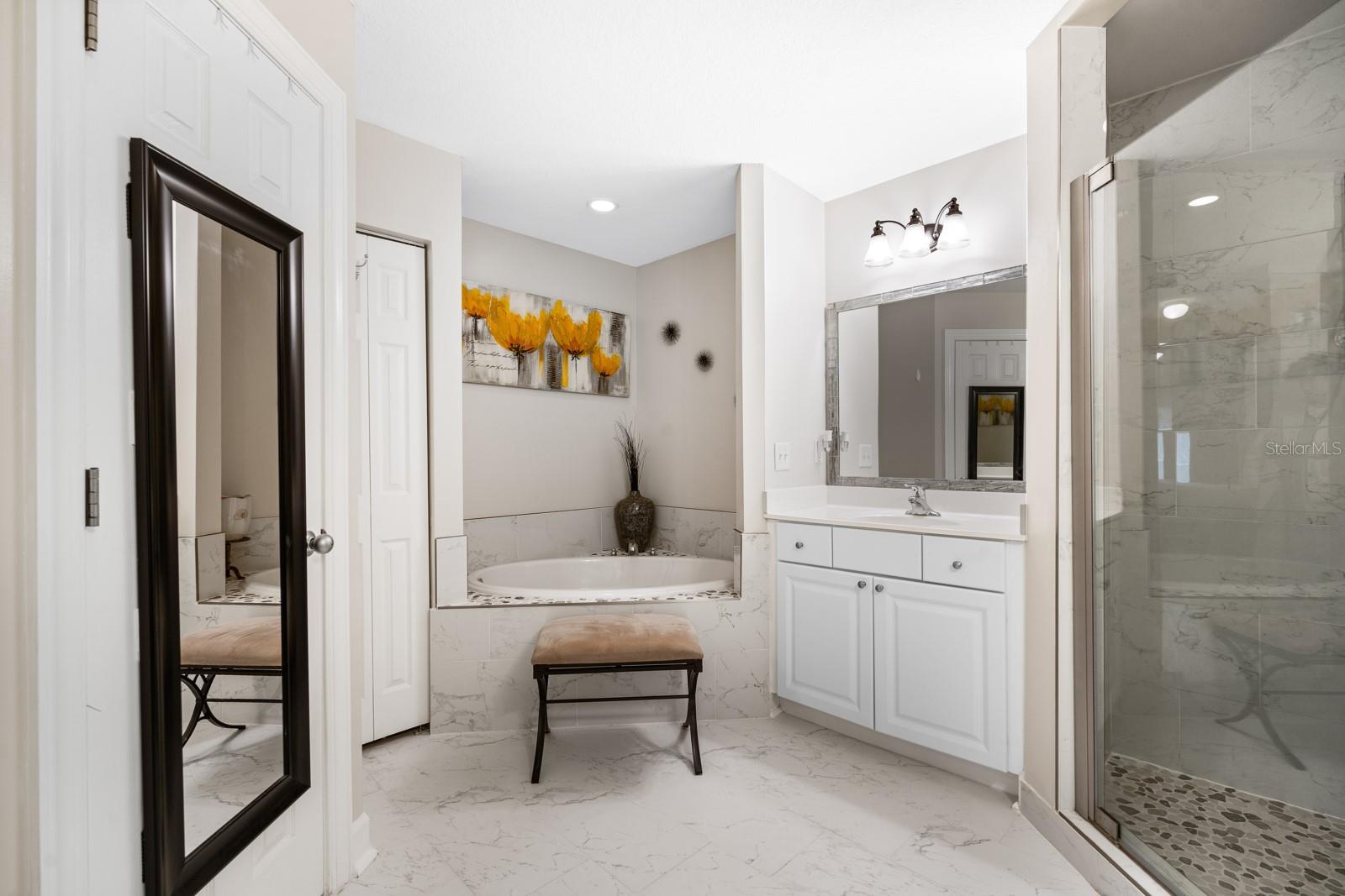 Image 9 of 46 For 100 Bella Harbor Court 103