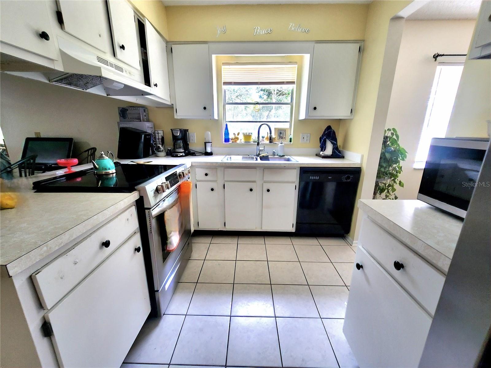 Image 11 of 32 For 1561 Copperfield Avenue