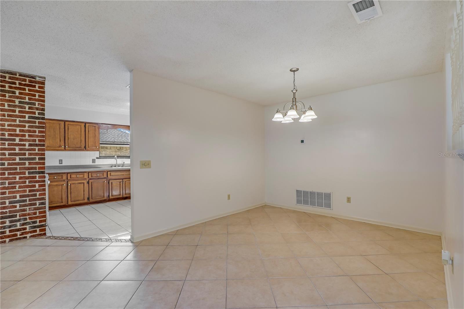 Image 12 of 47 For 2396 Stonebridge Drive
