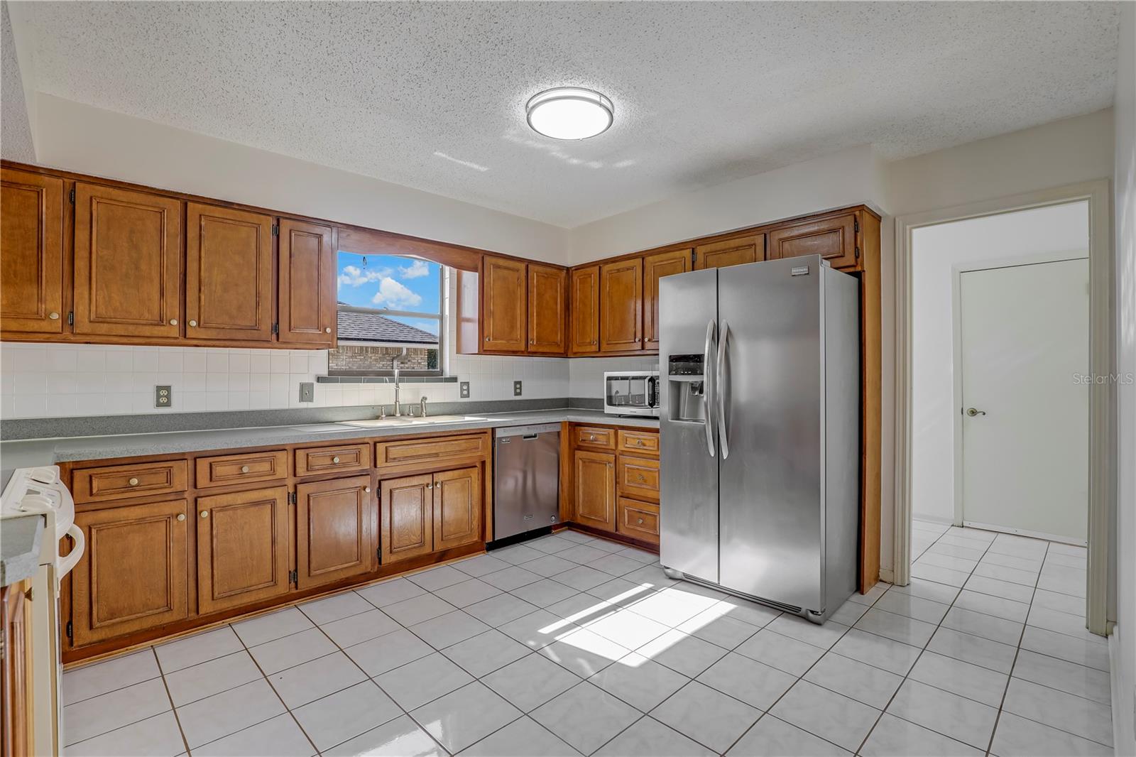 Image 3 of 47 For 2396 Stonebridge Drive