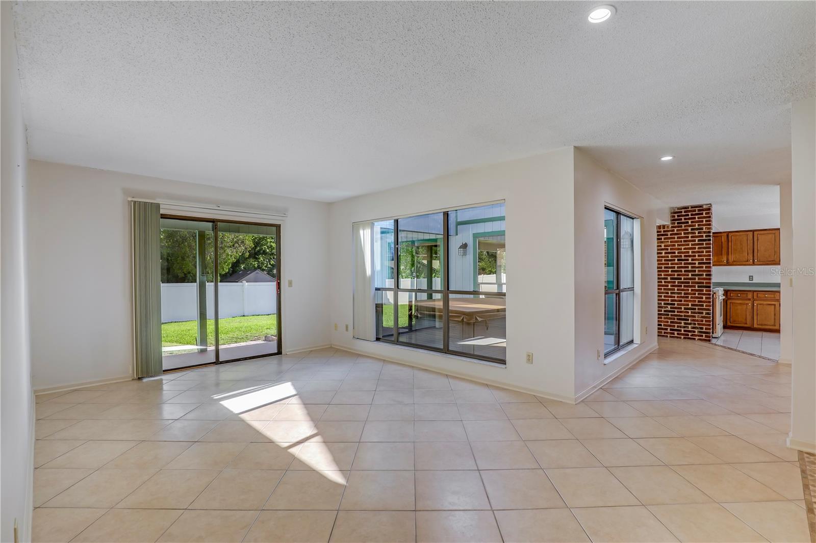 Image 4 of 47 For 2396 Stonebridge Drive