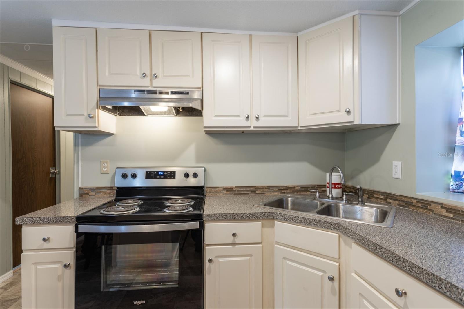 Image 6 of 39 For 2548 Sandlewood Lane