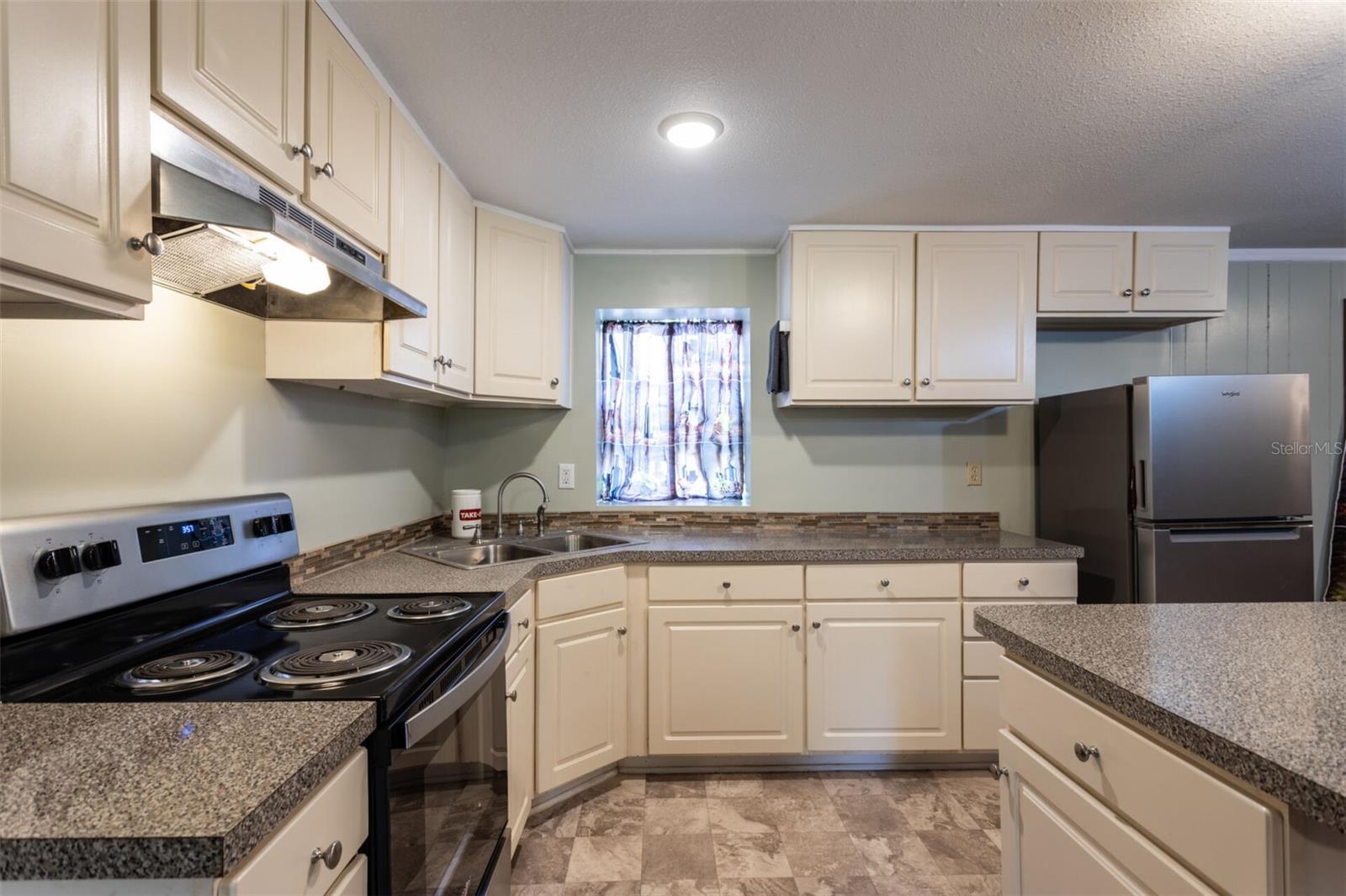 Image 7 of 39 For 2548 Sandlewood Lane