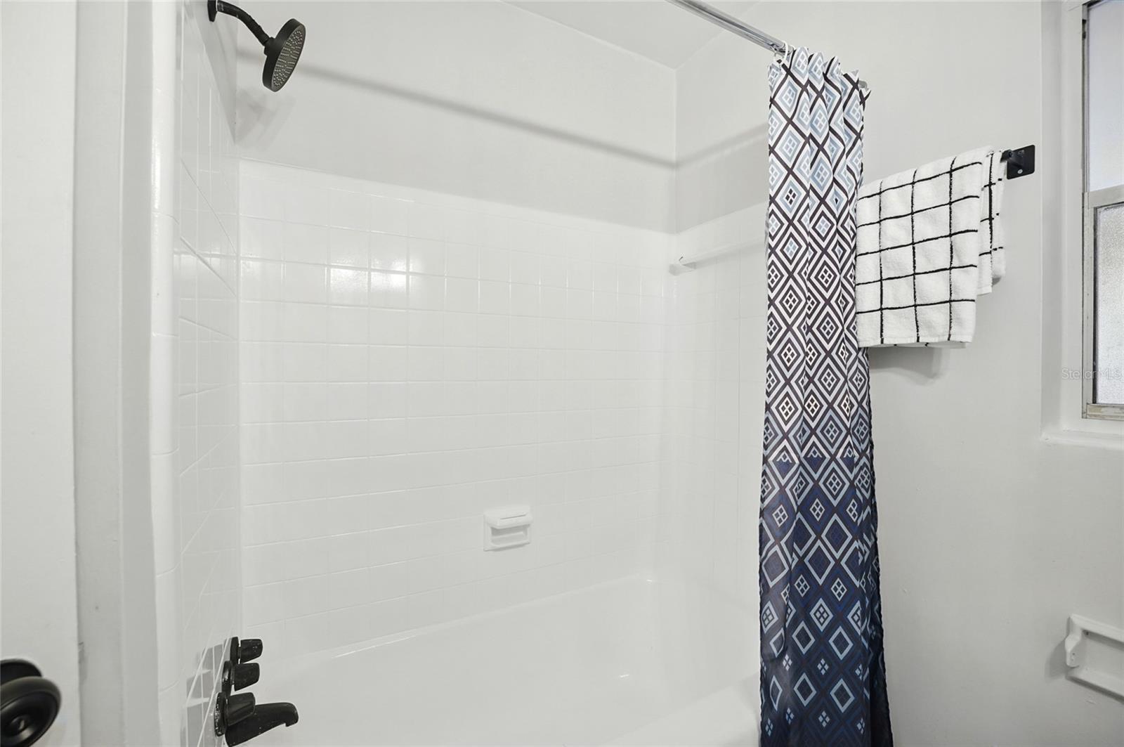 Image 14 of 24 For 5033 Lexington Avenue