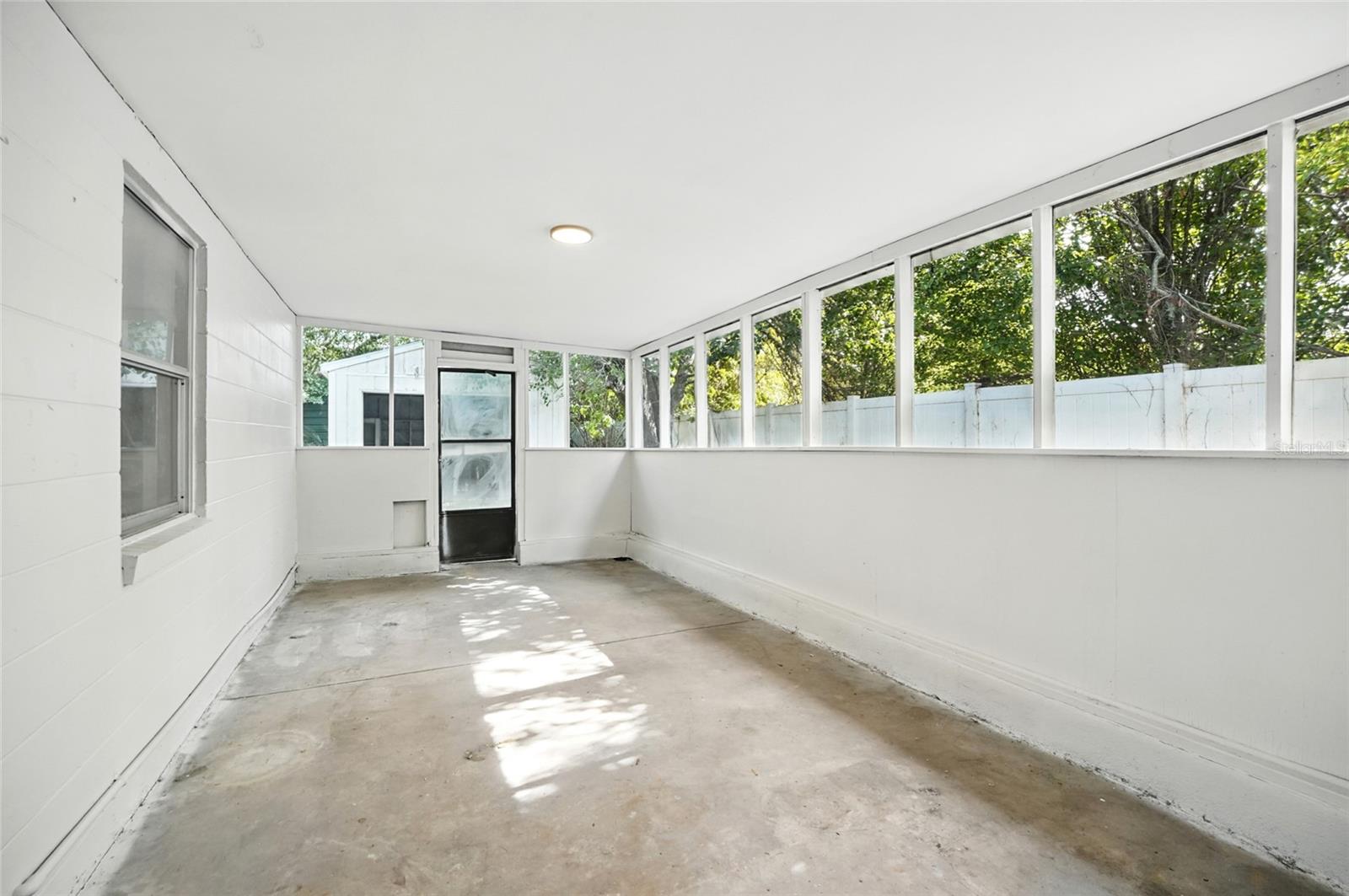 Image 18 of 24 For 5033 Lexington Avenue