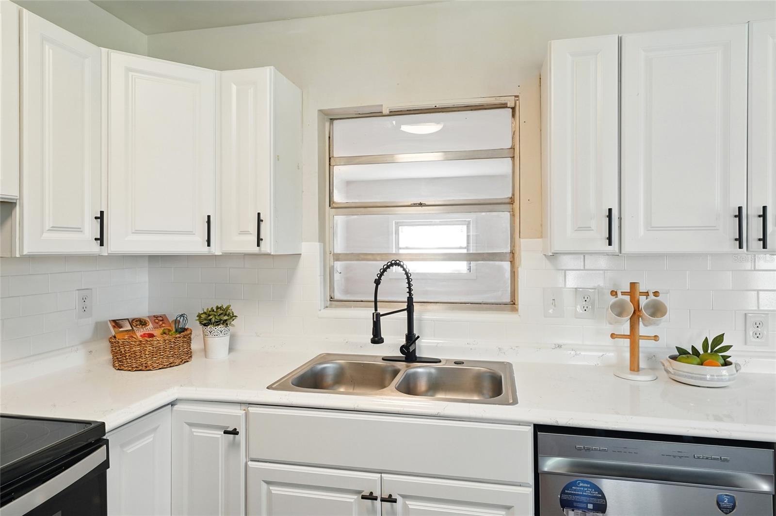 Image 8 of 24 For 5033 Lexington Avenue