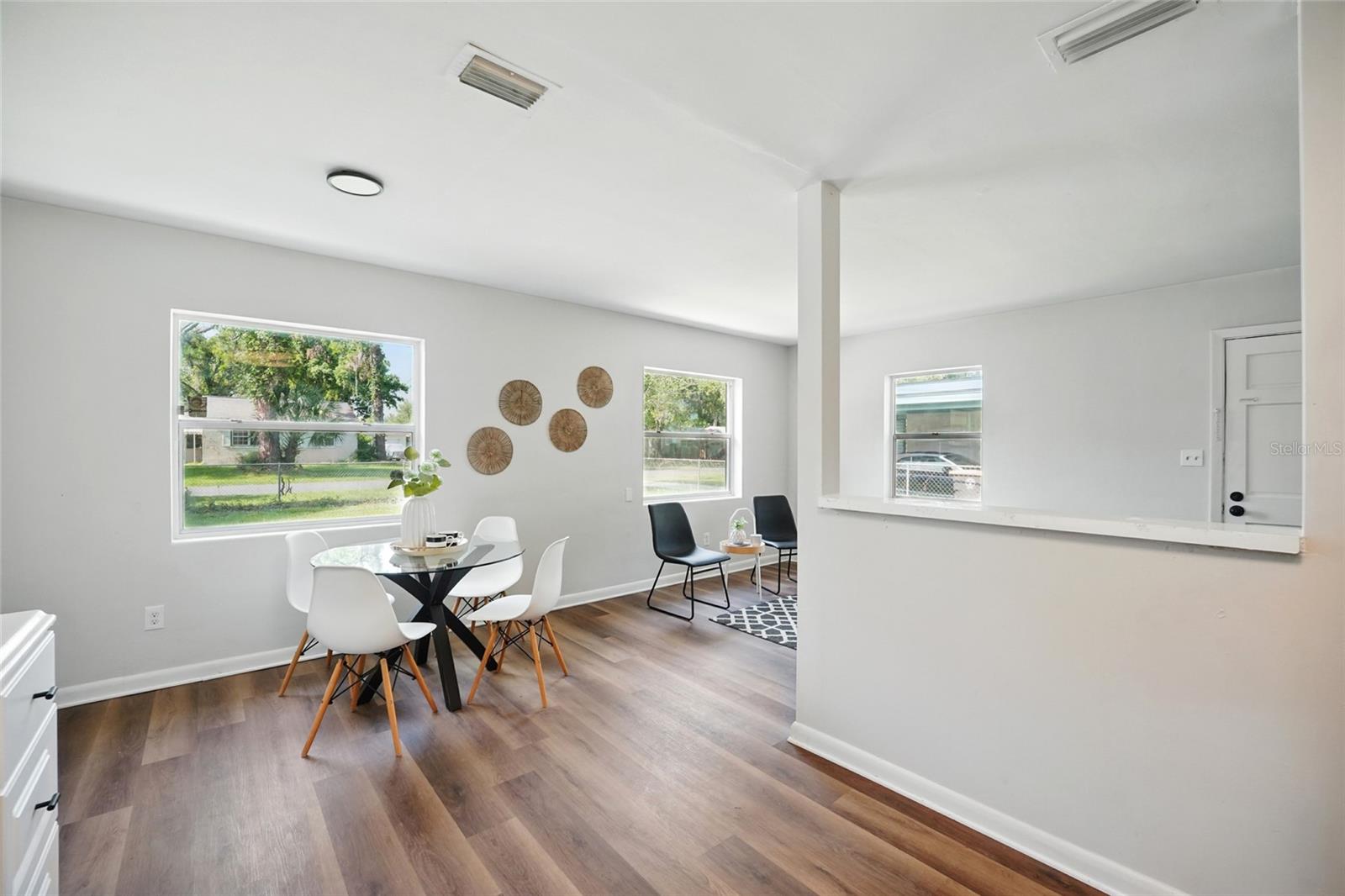 Image 9 of 24 For 5033 Lexington Avenue