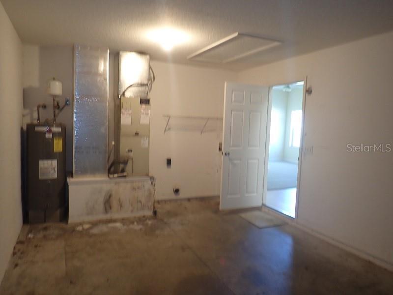 Image 19 of 21 For 9 Emmons Lane B
