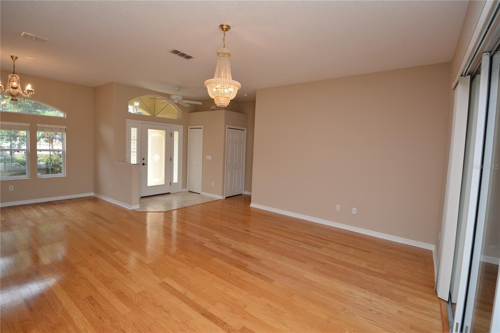 Image 4 of 30 For 7 Washwell Place