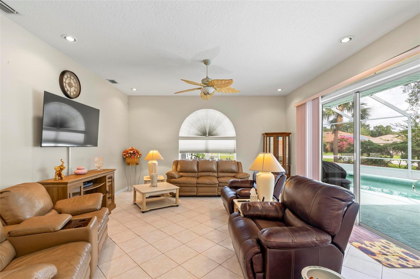Image 40 of 81 For 2 Westridge Lane