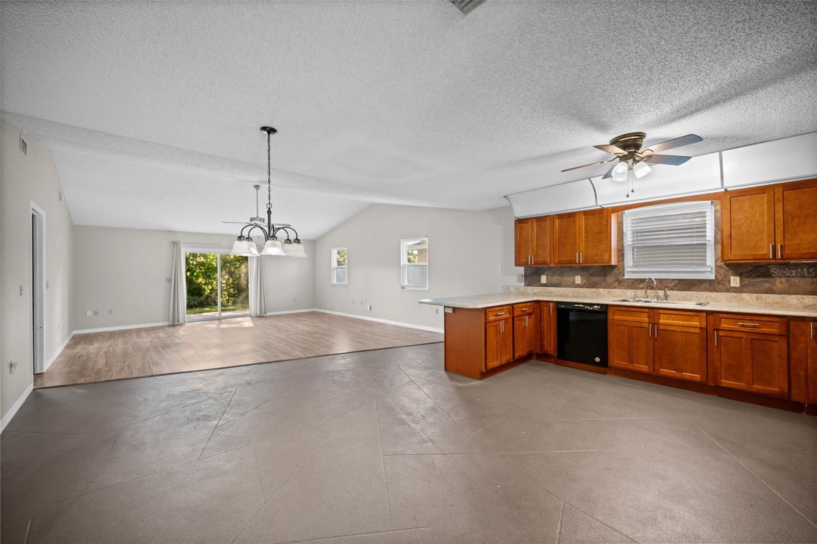 Image 30 of 63 For 152 Fenimore Lane A & B
