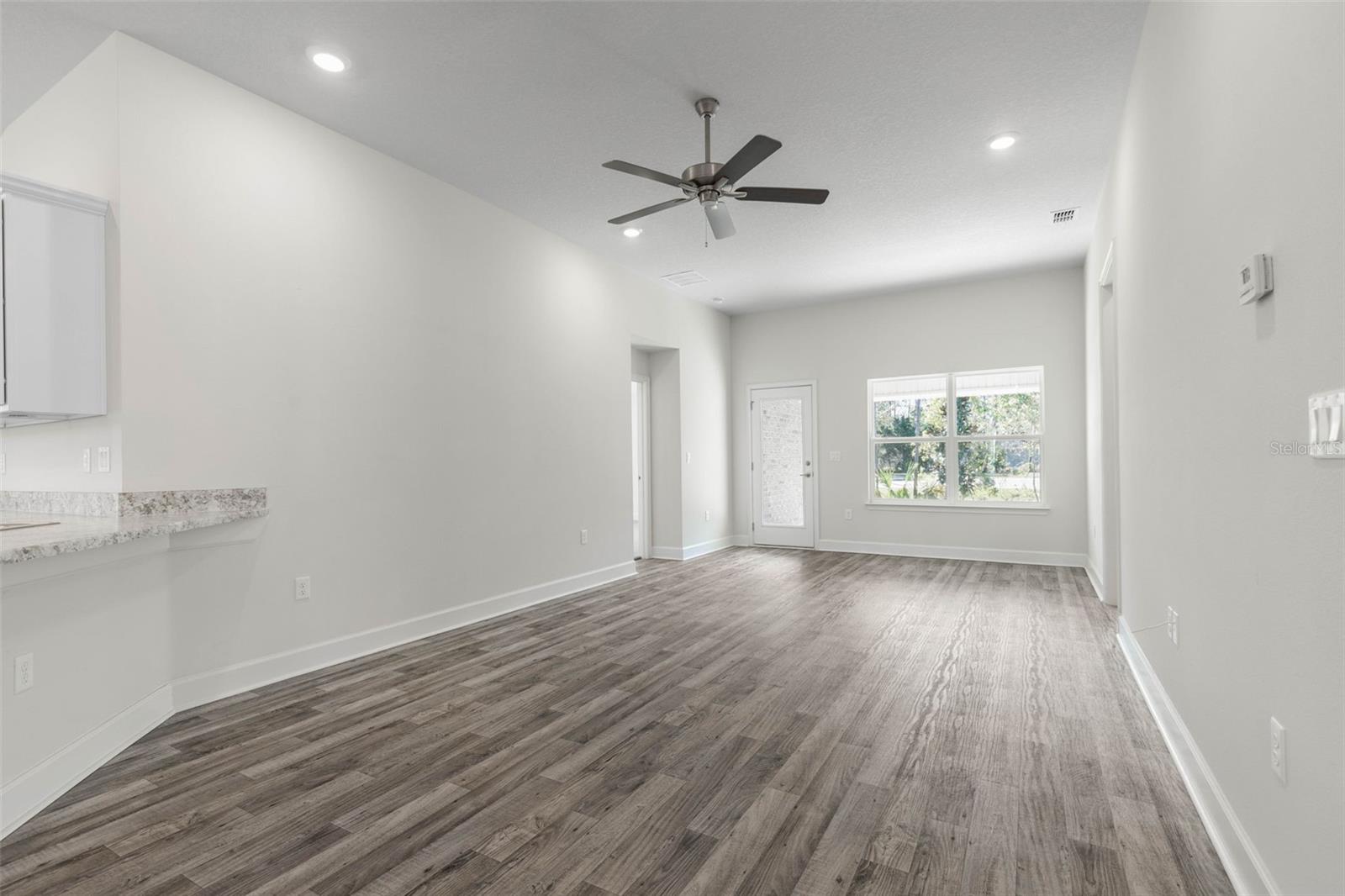 Image 5 of 40 For 6 Bainbridge Lane