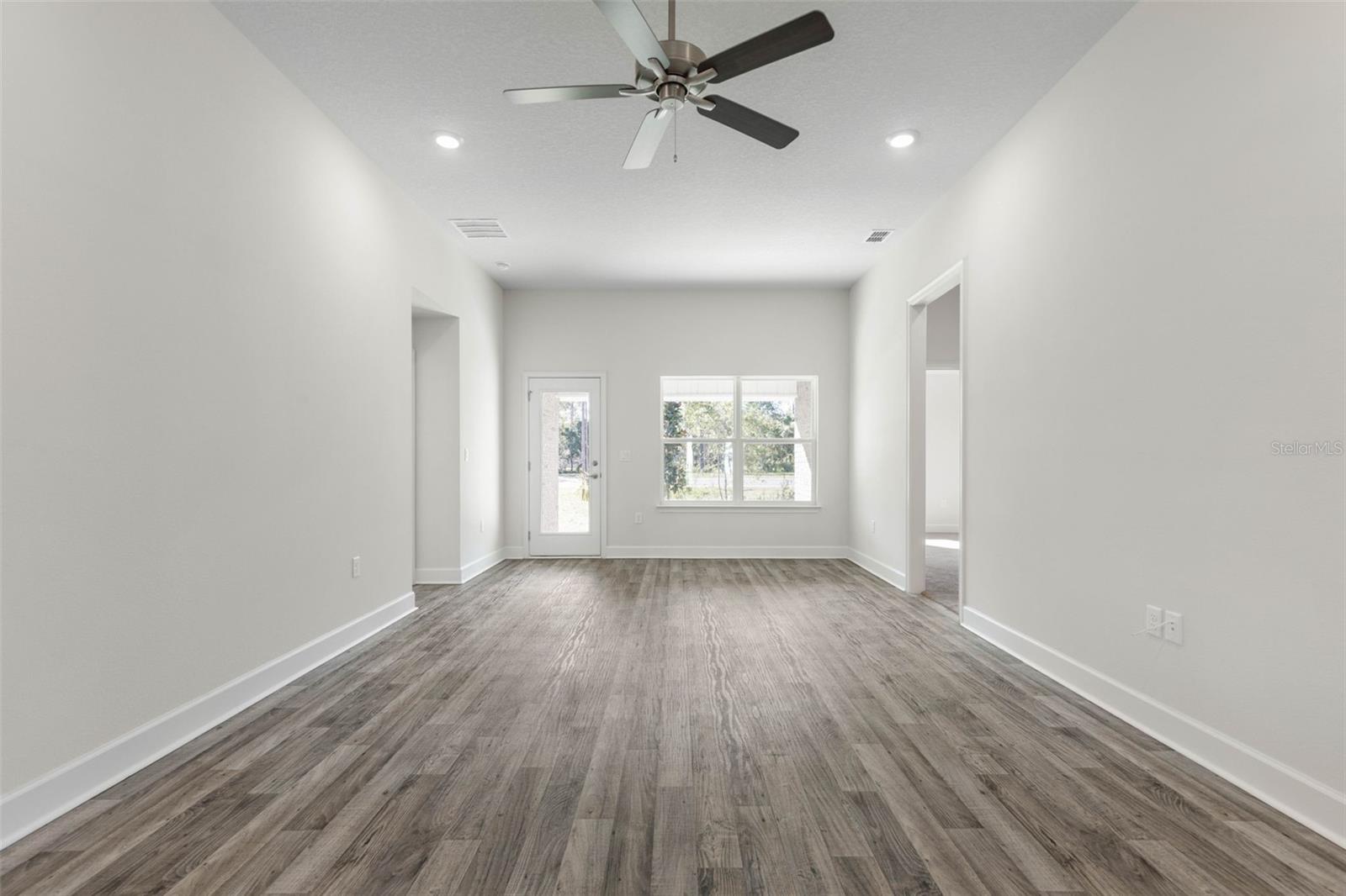 Image 6 of 40 For 6 Bainbridge Lane