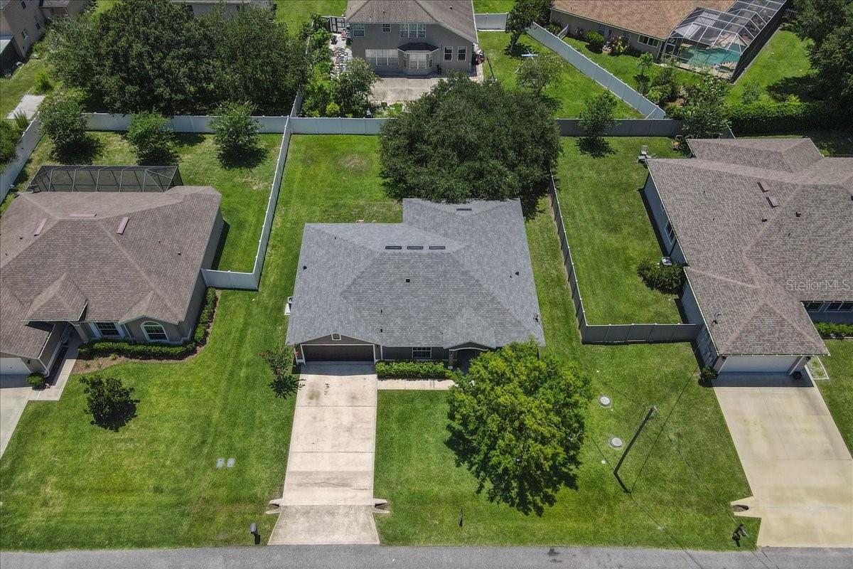 Image 11 of 34 For 37 Lindsay Drive