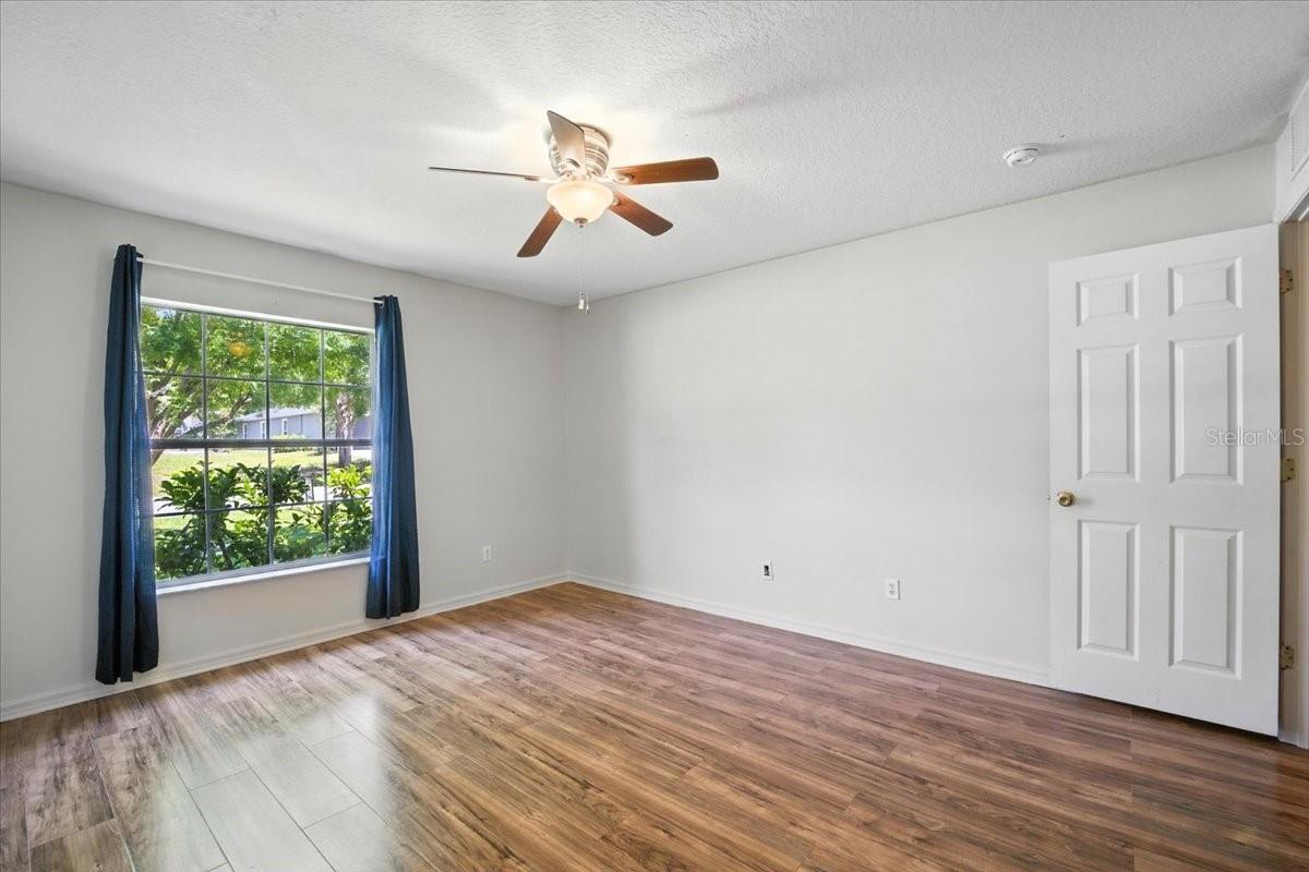 Image 26 of 34 For 37 Lindsay Drive