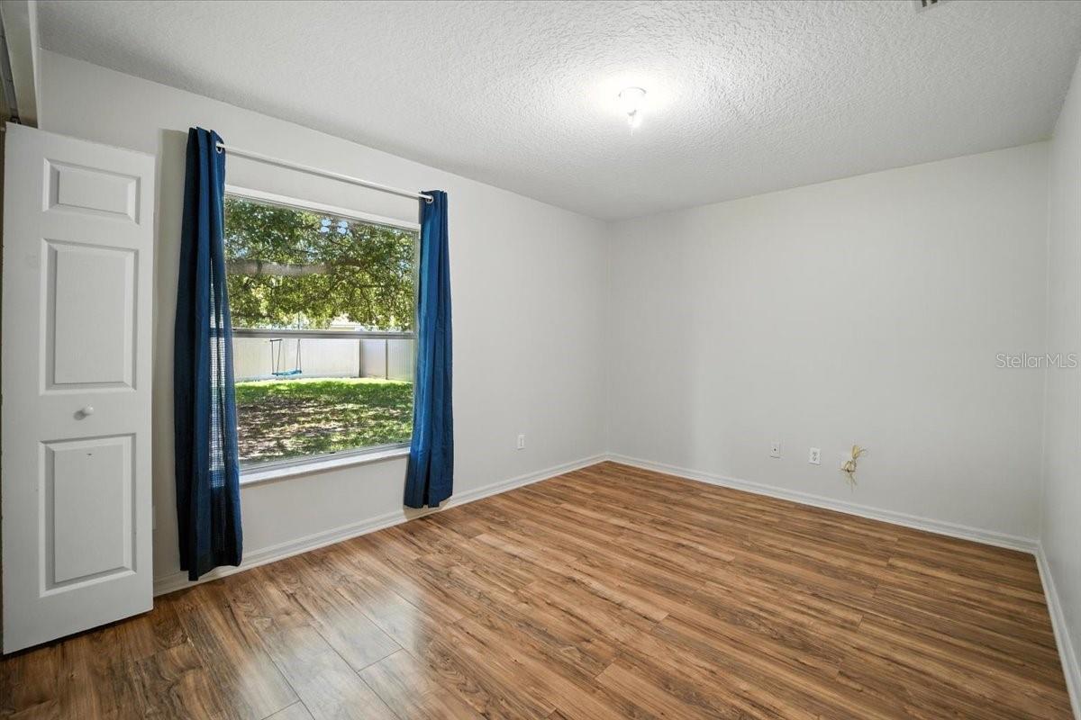 Image 28 of 34 For 37 Lindsay Drive