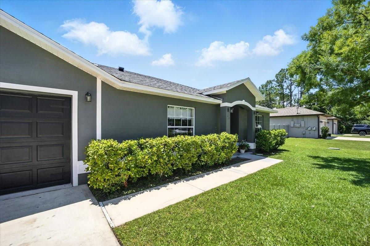 Image 3 of 34 For 37 Lindsay Drive