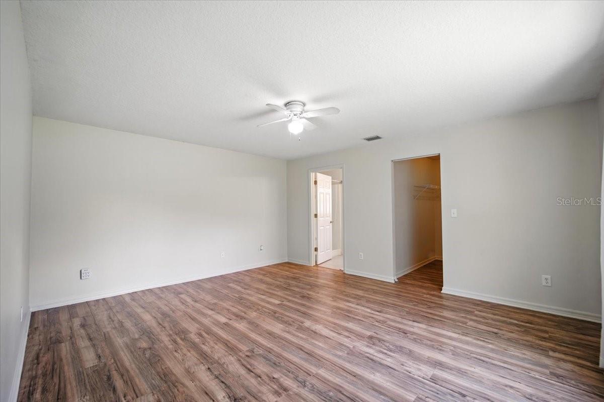 Image 30 of 34 For 37 Lindsay Drive