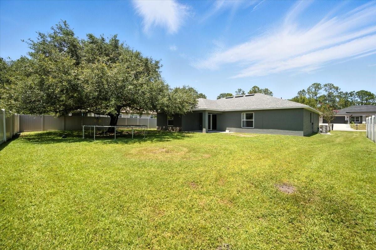 Image 7 of 34 For 37 Lindsay Drive