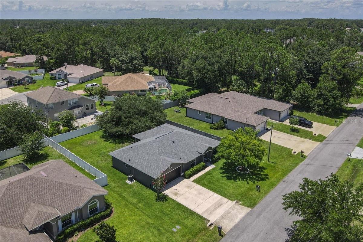 Image 9 of 34 For 37 Lindsay Drive