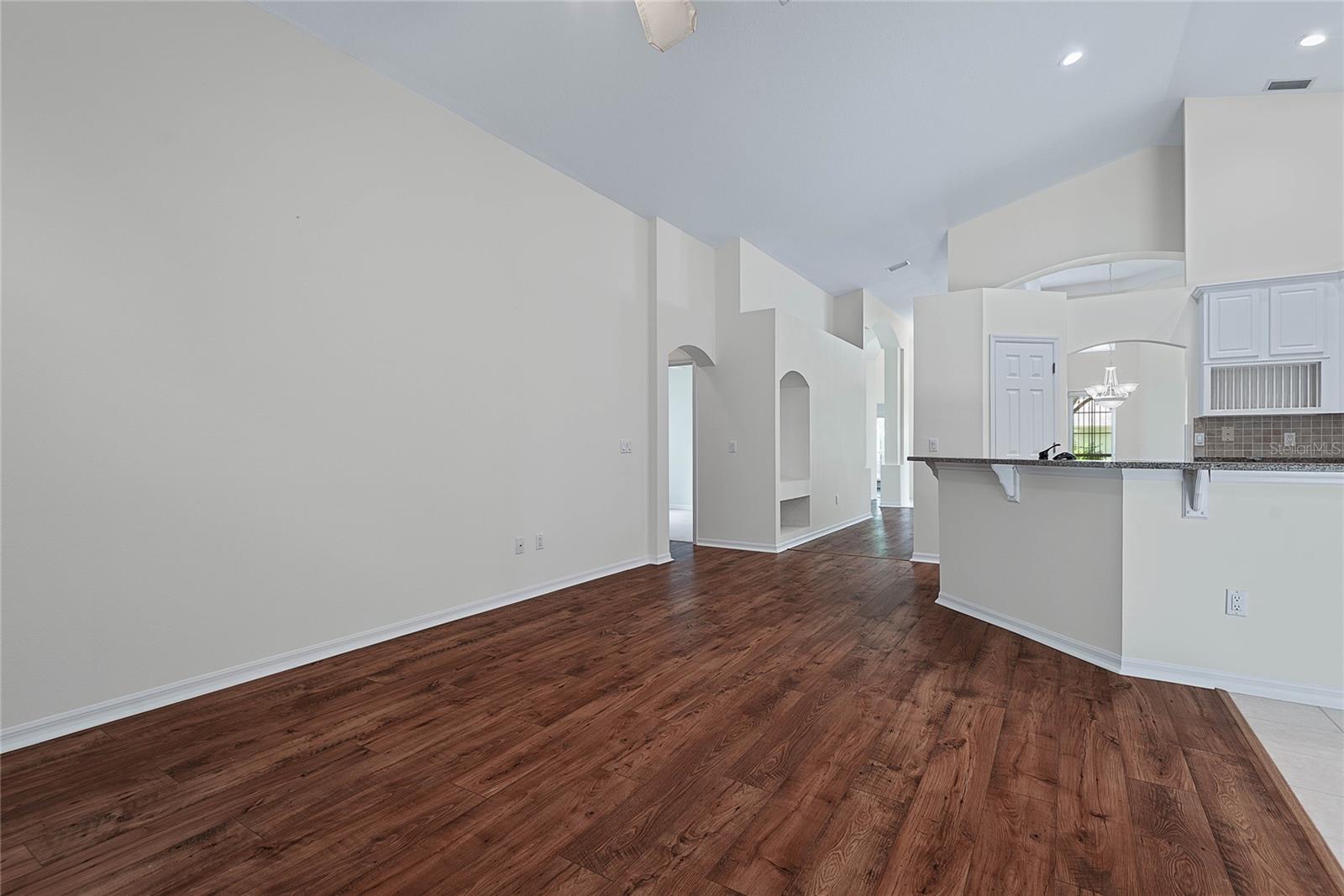 Image 10 of 73 For 11 St Andrews Court