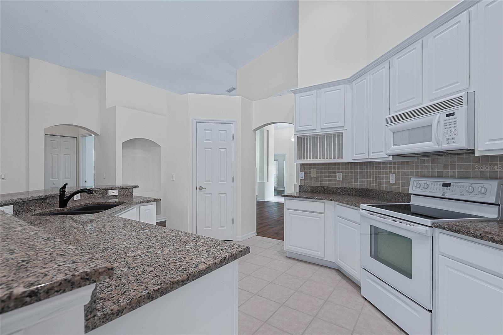 Image 17 of 73 For 11 St Andrews Court