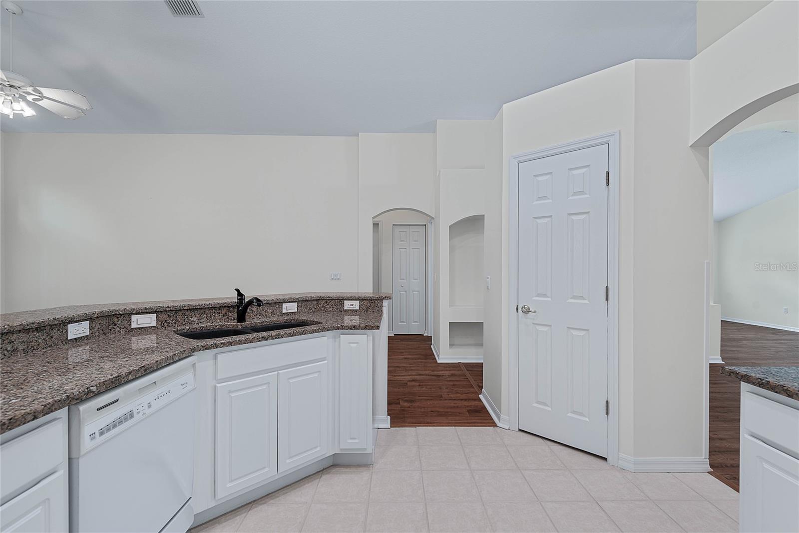 Image 18 of 73 For 11 St Andrews Court