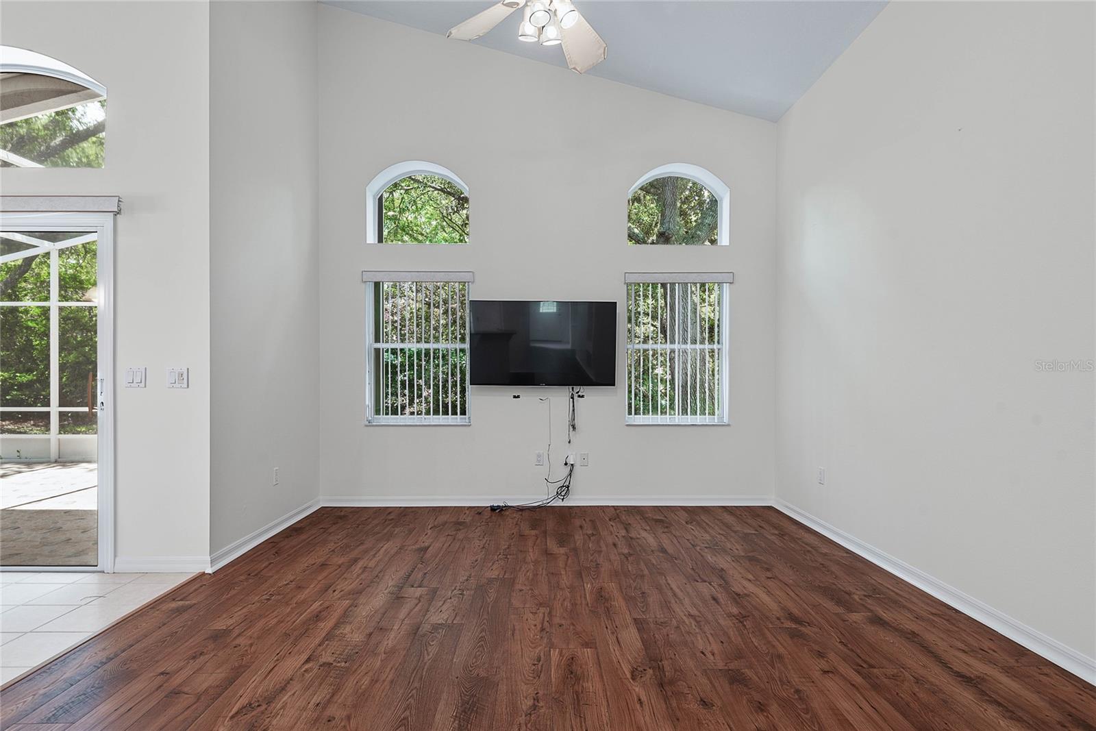 Image 8 of 73 For 11 St Andrews Court