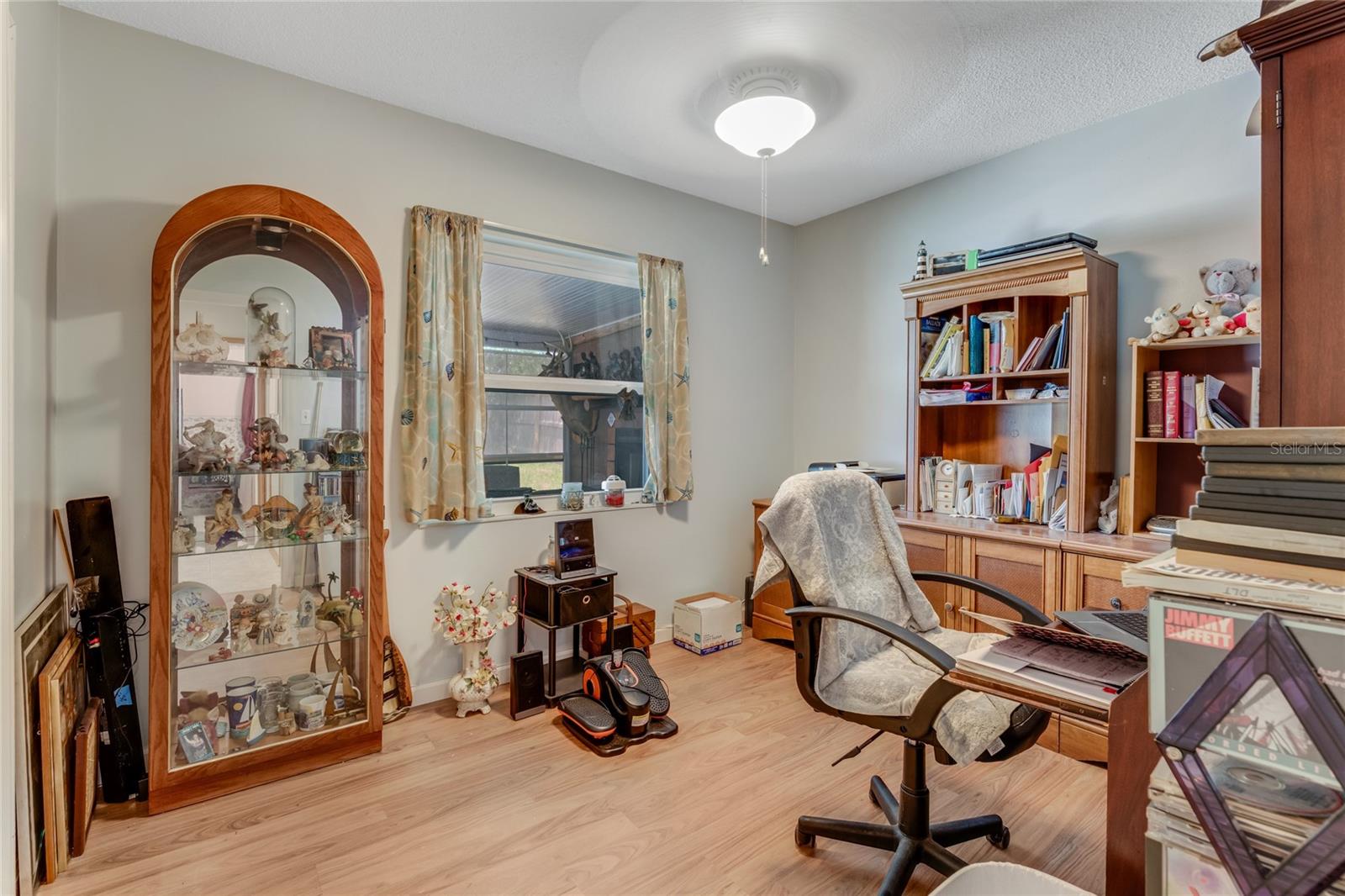 Image 8 of 30 For 466 Leland Drive