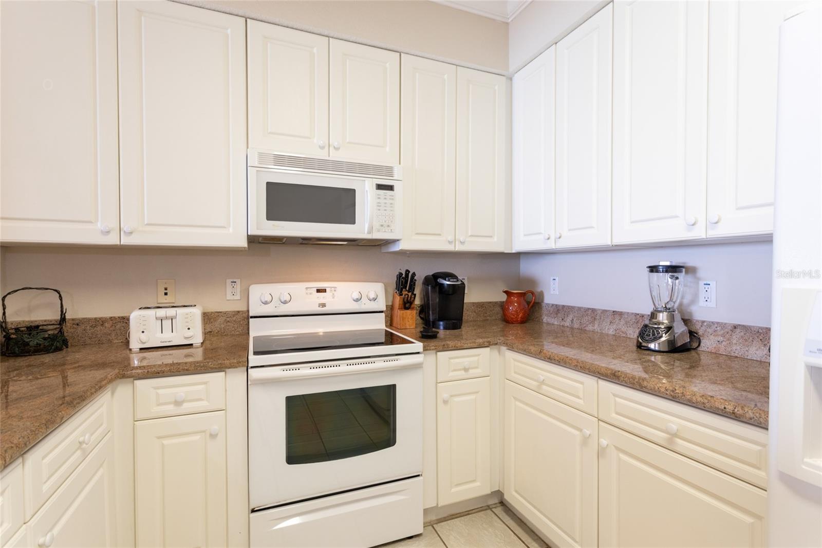 Image 3 of 43 For 60 Surfview Drive 804