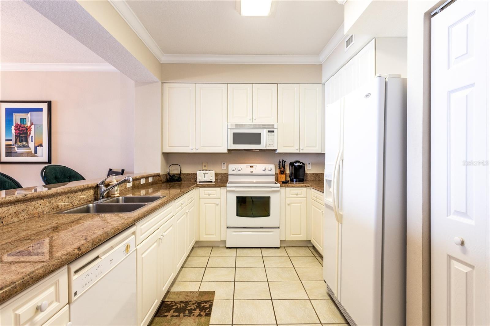 Image 4 of 43 For 60 Surfview Drive 804
