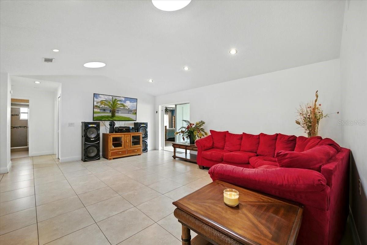 Image 30 of 52 For 8 Whippoorwill Drive