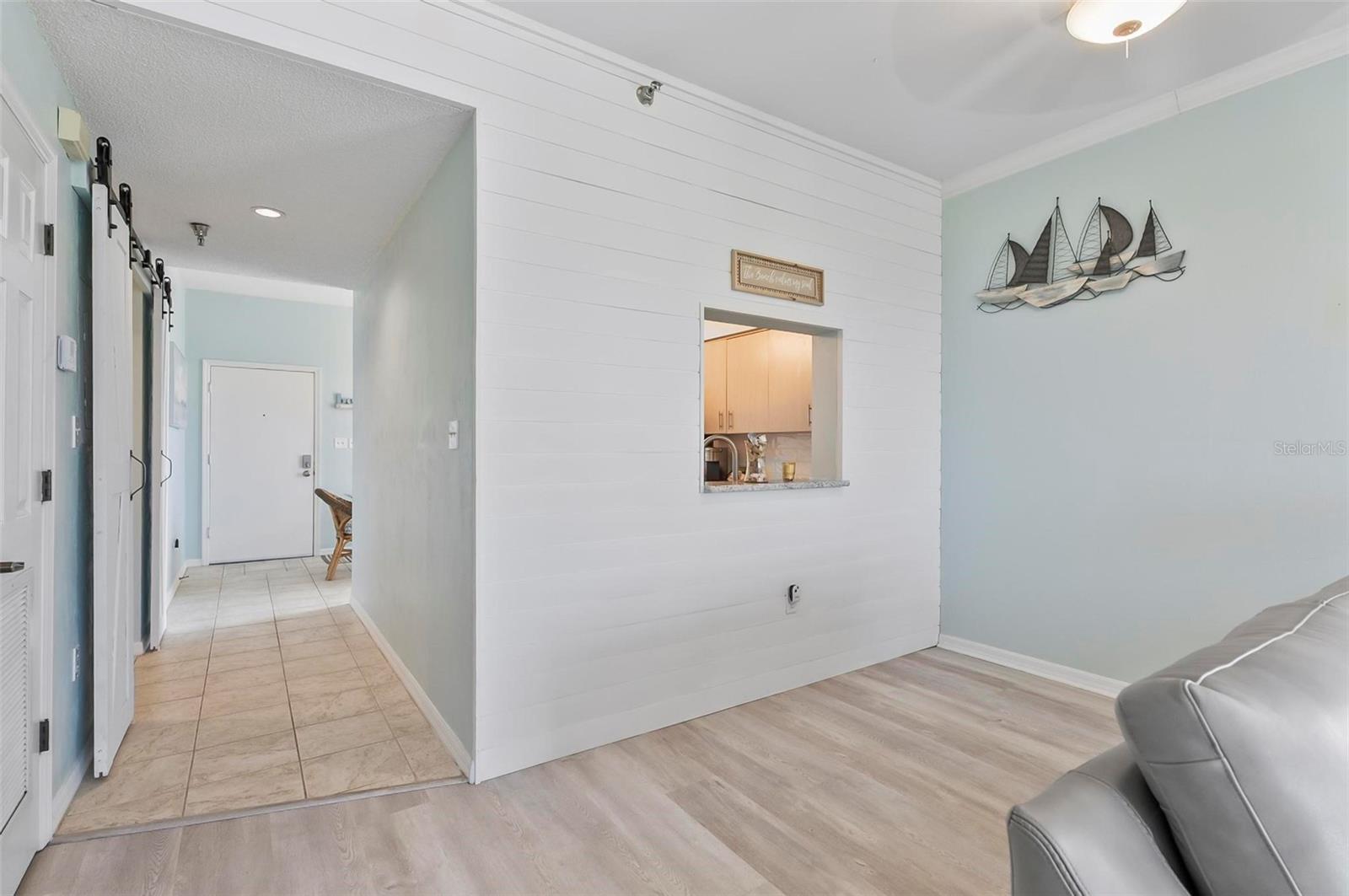 Image 10 of 51 For 104 Surfview Drive 1201