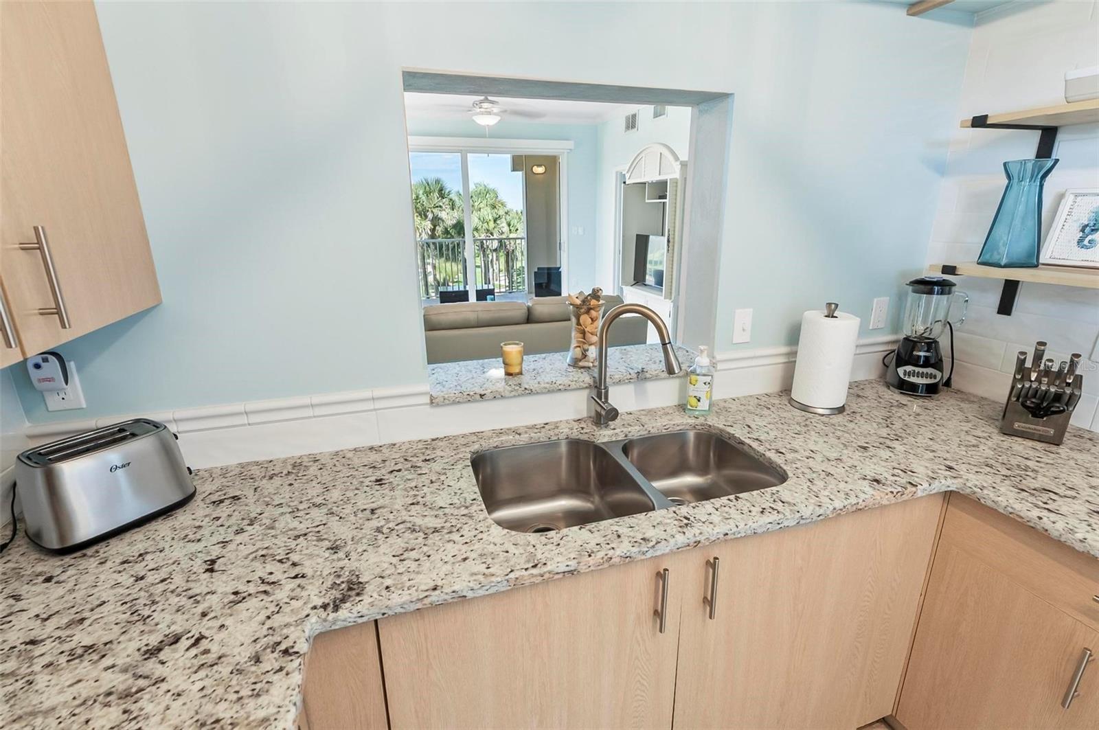 Image 15 of 51 For 104 Surfview Drive 1201