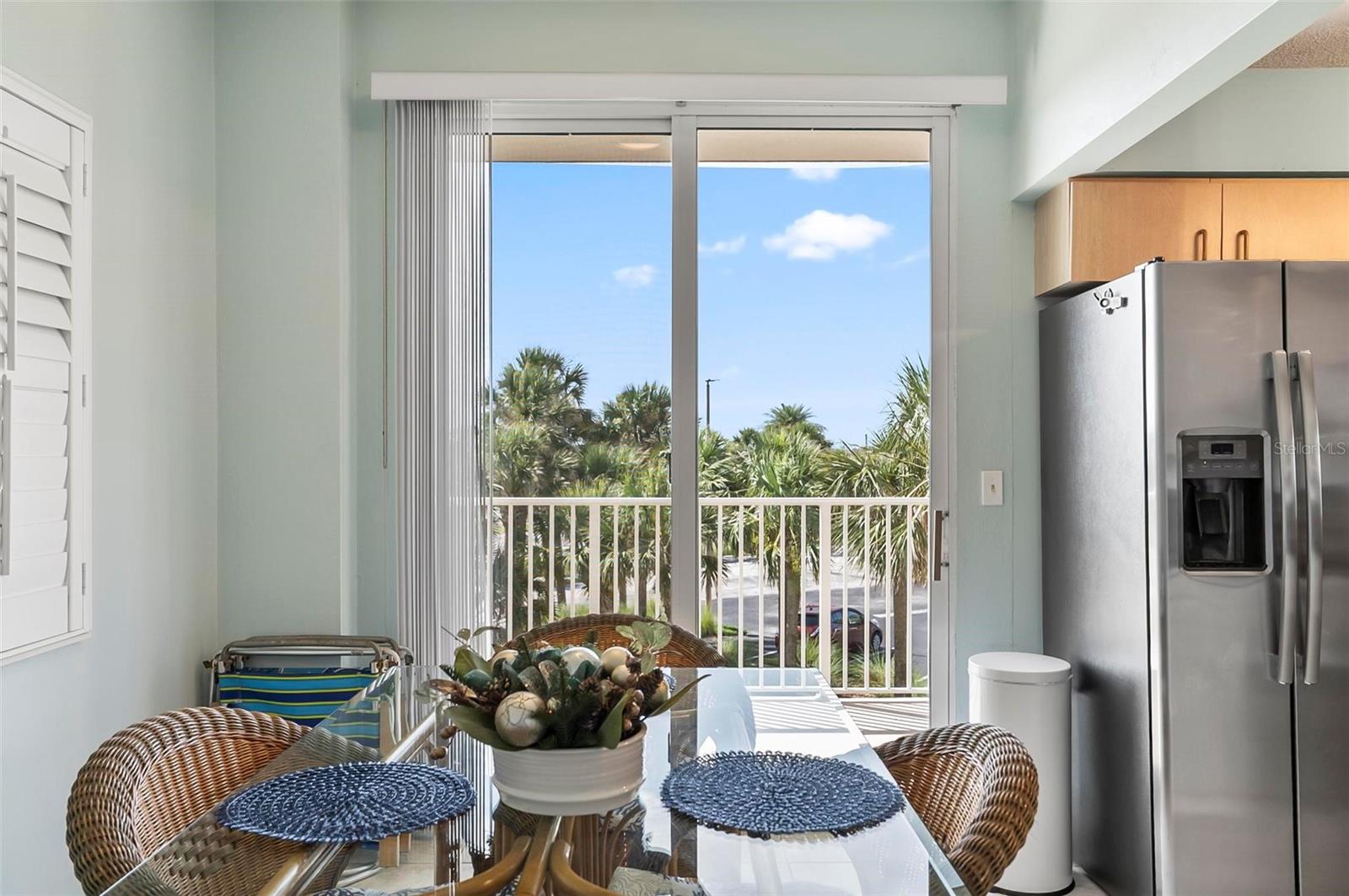 Image 18 of 51 For 104 Surfview Drive 1201